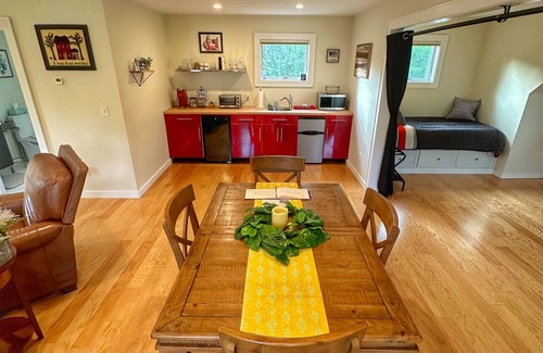 Woodstock Apartment | Charming country studio apartment in idyllic Woodstock - Woodstock Red Barn