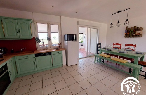 Saint-Erblon Cottage | Charming Countryside Retreat with Modern Amenities, Babyfoot, and Nearby Leisure Activities