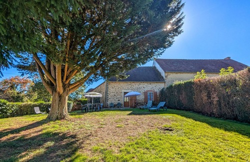 Orsennes Cottage | Charming Countryside Home with Garden Near Eguzon Lake & Gargilesse-Dampierre