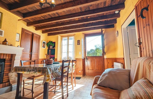 Orsennes Cottage | Charming Countryside Home with Garden Near Eguzon Lake & Gargilesse-Dampierre