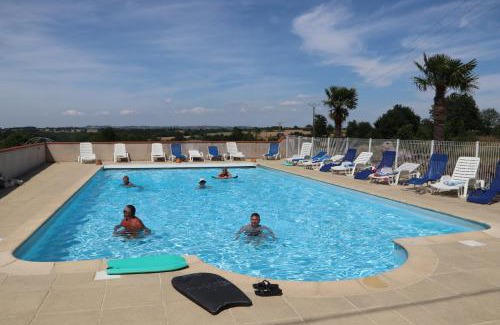 Monsireigne House | Charming Courtyard cottage 25kms Puy du Fou