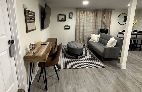 Yucaipa House | Charming Cozy 1 Bedroom Duplex