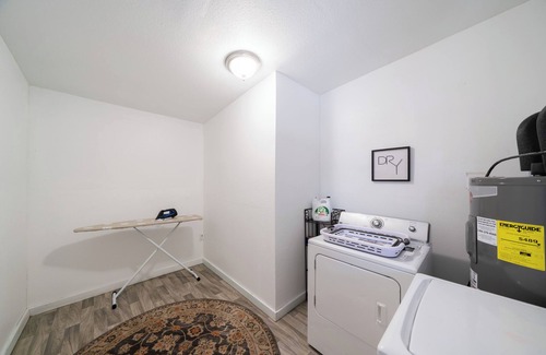 General Krueger House | Charming & cozy 3bd 2ba house with Wi-Fi near downtown San Antonio top sights