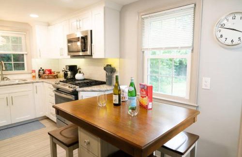 Eastside House | Charming & Cozy 3BR home mins to SU-ESF-Upstate-Le Moyne