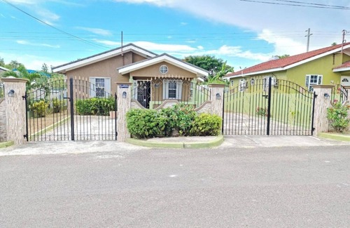 Falmouth House | Charming, cozy and comfortable home away from home in a tranquil neighborhood.n
