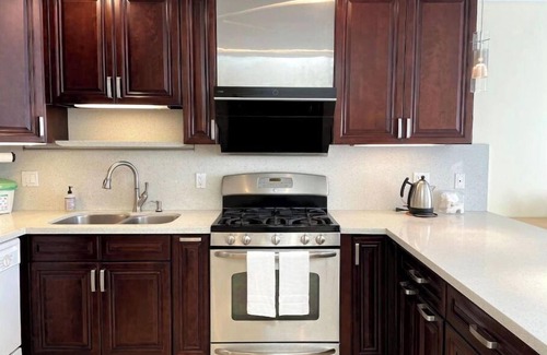 Excelsior House | Charming Cozy Home in nature SF views and parks.