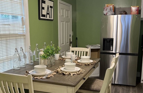 Darlington House | Charming cozy house perfect for a family of four, close to Racetrack/ Water Park