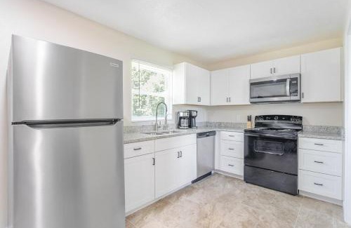 Carlton Stewart Gardens House | Charming Cozy Renovated Home