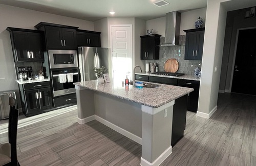 Biggs Field House | Charming, Cozy, Spacious Home in Horizon City