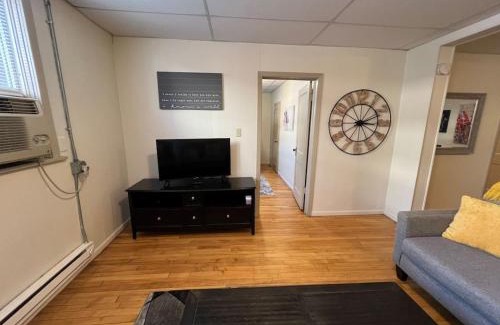 Fargo Apartment | Charming Cozy Walking Distance To Attractions
