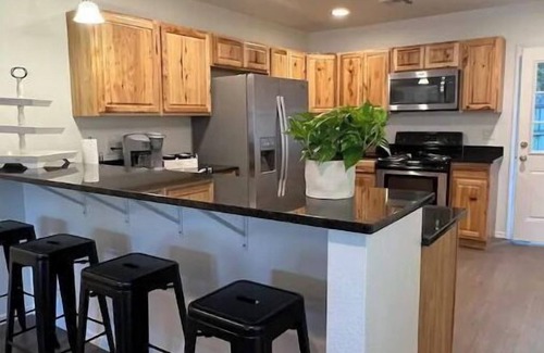 Tahlequah House | Charming Craftsman Cottage. Downtown Gem!