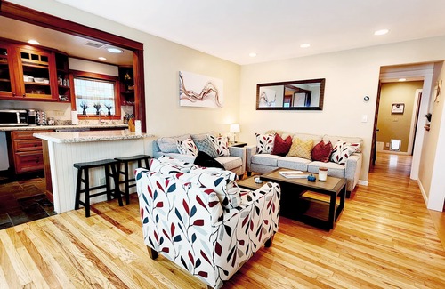 Prescott House | Charming Craftsman in Heart of Historic Prescott - Dog Friendly - Great Backyard
