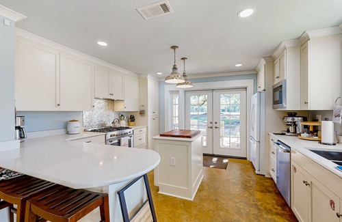 Tylertown Cottage | Charming dairy cottage & spacious grounds, fireplace, outdoor charcoal grill