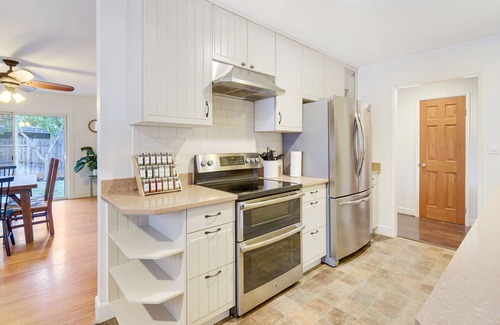 Davis House | Charming Davis Retreat: Cozy & Central