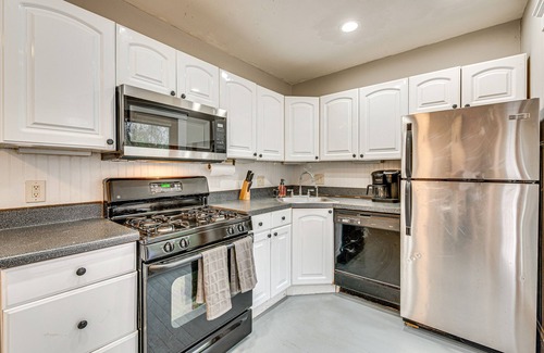 Oakhurst Apartment | Charming Decatur Oakhurst Bungalow w/Patio!