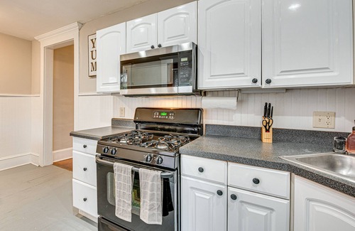 Oakhurst Apartment | Charming Decatur Oakhurst Bungalow w/Patio!