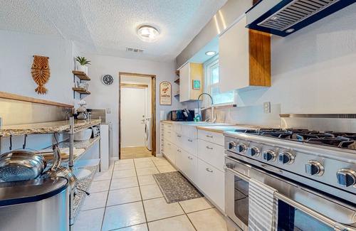 Southampton House | Charming dog-friendly home with an enclosed yard, covered patio, W/D, & AC