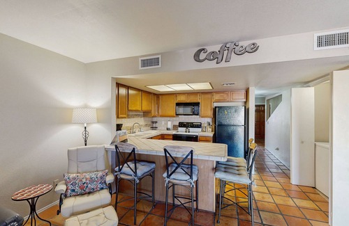 Tucson House | Charming Dog Friendly Townhome with Stunning Views, Shared Pool & Hot Tub