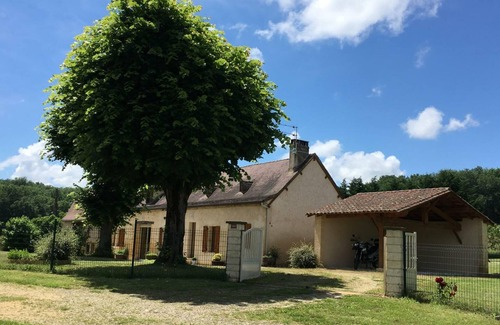 Lalinde Cottage | Charming Dordogne Home: Fireplace, Large Garden, Near Historic Sites