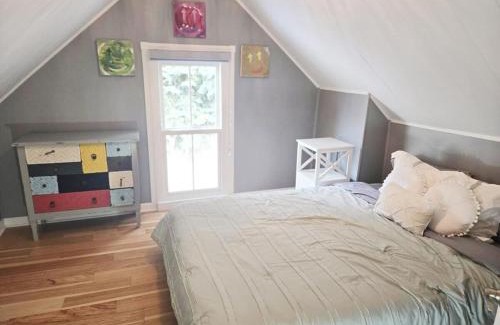 Historic District Apartment | Charming Downtown Apartment in Victorian Home with Mountain Views