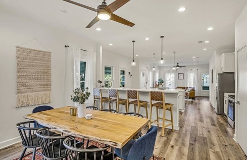 Clarksville House | Charming downtown Austin 6 bedroom Mansion