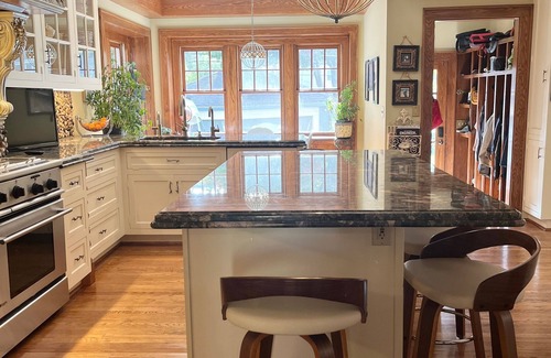 Birmingham House | Charming Downtown Birmingham 5 Bedroom Home