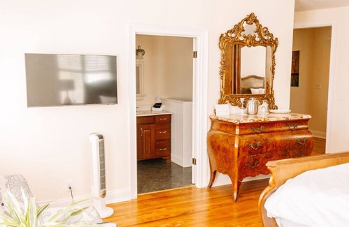 Edenton Bed & Breakfast | Charming downtown Edenton location with homemade breakfast daily