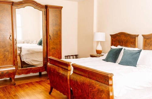 Edenton Bed & Breakfast | Charming downtown Edenton location with homemade breakfast daily