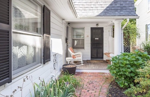 Marblehead House | Charming downtown home in the center of Historic Marblehead: 5min walk to harbor