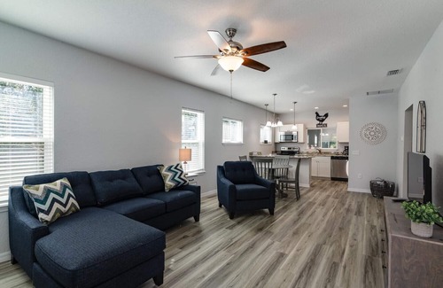 High Springs House | Charming Downtown High Springs Cottage