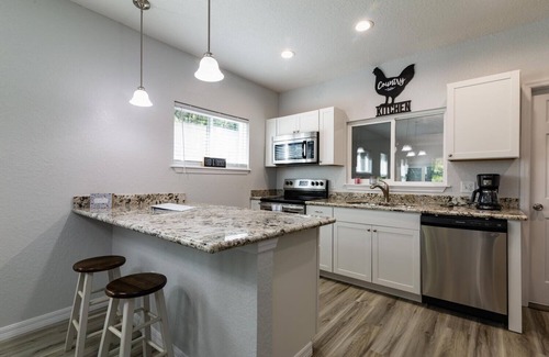 High Springs House | Charming Downtown High Springs Cottage