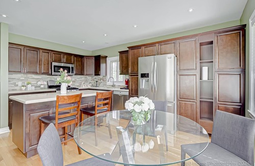 Pefferlaw House | Charming Dual-House in Georgina