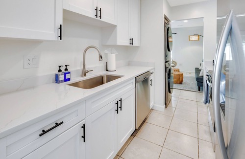 Herndon House | Charming Dulles Oasis 3bed/2.5ba/IAD Family/pet friendly