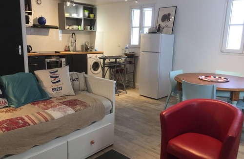 Le Palais Apartment | Charming Duplex in Quiet Area – Central Location Near Shops and Pier