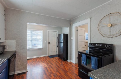Plaza Westport House | Charming Duplex Near Food and Fun | 15/16