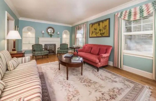 Chicago House | Charming Dutch Home