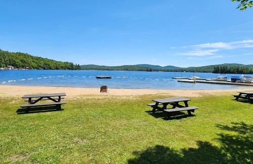 Eagle Bay Cottage | Charming Eagle Bay Cottage — 2 min walk to private Fourth Lake beach!