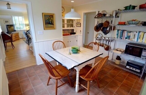 East Hampton North House | Charming East Hampton cottage on large property; steps to village