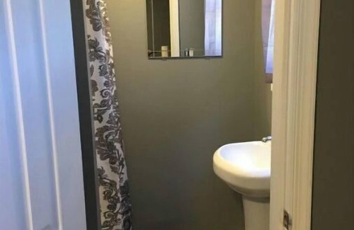Eastport Apartment | Charming Eastport