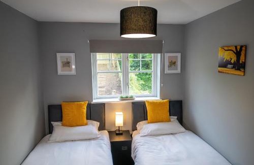 Bingham House | Charming Entire House By Newman Stays Short Lets & Serviced Accommodation Bingham With Free WiFi, Smart TV & Great Location