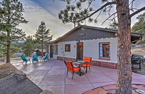 Estes Park House | Charming Estes Park Cabin with 2 Private Patios!