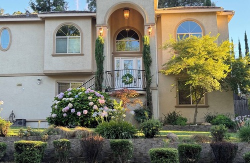 Fair Oaks House | Charming European Style Home in Historic Fair Oaks- Near Bridge and River access