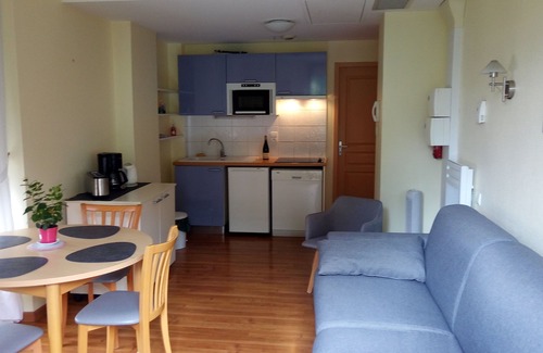 Aix-les-Bains City Center Apartment | Charming F2, 31m² 1 km from the thermal baths, 300 m from the center, for spa guests or holidays