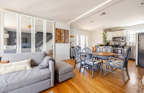 Potomac West House | Charming Family & Fido Oasis in Washington D.C.