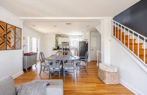Potomac West House | Charming Family & Fido Oasis in Washington D.C.