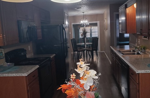 Killeen House | Charming Family Retreat: Cozy 3-Bedroom Home in Killeen