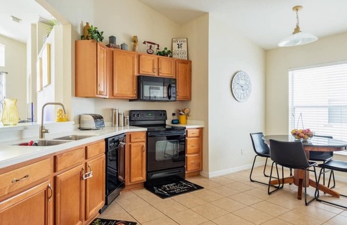 West Haven Villa | Charming Family Villa 15 Minutes from Disney World with Heated Pool!