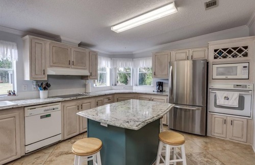 Citra Other | Charming farm with 2 homes, horse stables and heated pool ~ 5+ bedrooms near WEC