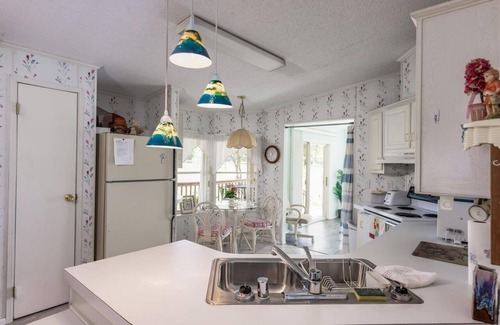 Citra Other | Charming farm with 2 homes, horse stables and heated pool ~ 5+ bedrooms near WEC