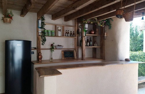 Savigne-lʼEveque Cottage | Charming Farmhouse: Pool, Kids' Zone, Modern Amenities, Close to Le Mans & Nature
